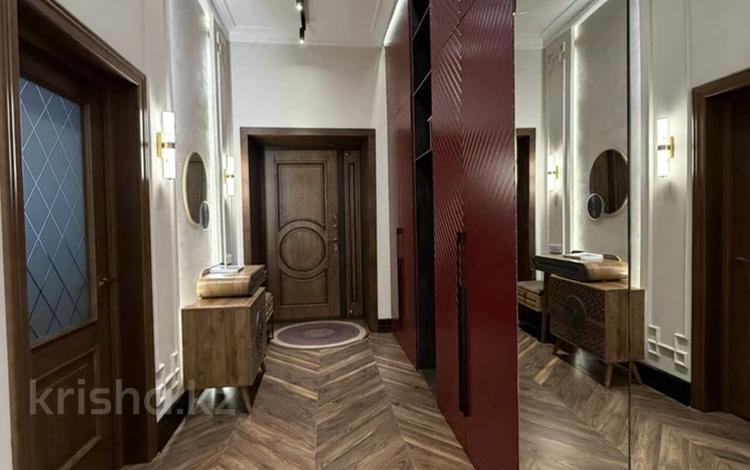 5-комнатная квартира · 230 м² · 1/10 этаж, мкр Юго-Восток, Шахтеров 31/4 за 165 млн ₸ в Караганде, Казыбек би р-н — фото 2