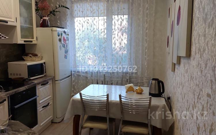 3-бөлмелі пәтер · 65 м² · 3/9 қабат, Беркимбаева 86, бағасы: 25 млн ₸ в Экибастузе — фото 2