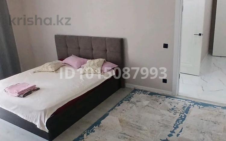 1-бөлмелі пәтер · 55 м² · 1/5 қабат, Алтын орда ш/а. 7, бағасы: 10 000 ₸ в Актобе, мкр. Алтын орда — фото 2