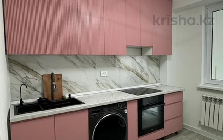 1-комнатная квартира · 45 м² · 5/13 этаж, Есенова 160/3 за 220 000 ₸ в Алматы, Жетысуский р-н — фото 16