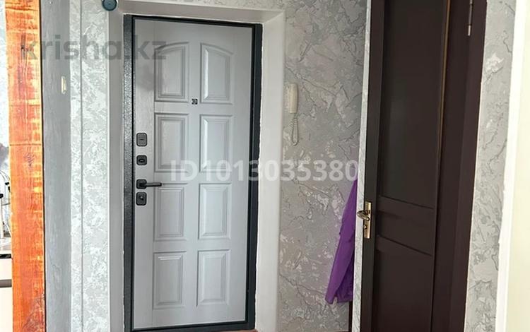 1-бөлмелі пәтер · 35 м² · 5/5 қабат, 3 мкр — Акимата, бағасы: 15 млн ₸ в Конаеве — фото 2