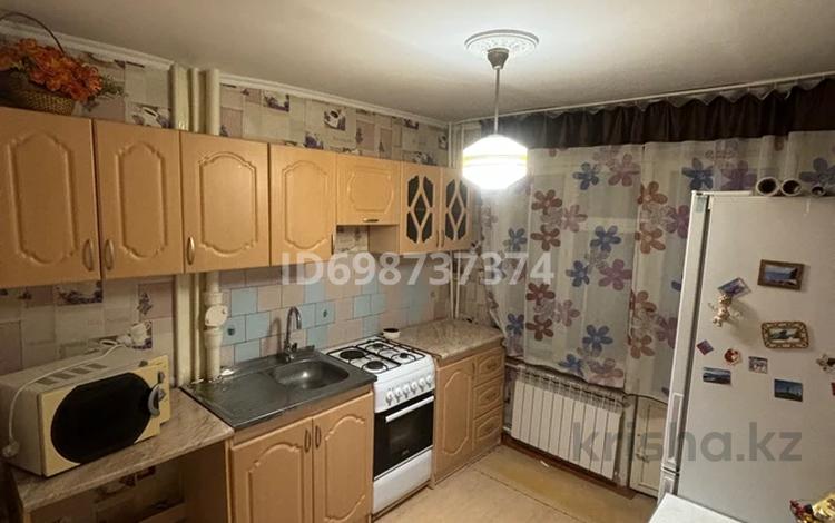 3-бөлмелі пәтер · 59.3 м² · 1/5 қабат, Ауэзова 38 — Центральный рынок, дом где магазин Элегия и 555, бағасы: 11.5 млн ₸ в Текели — фото 2