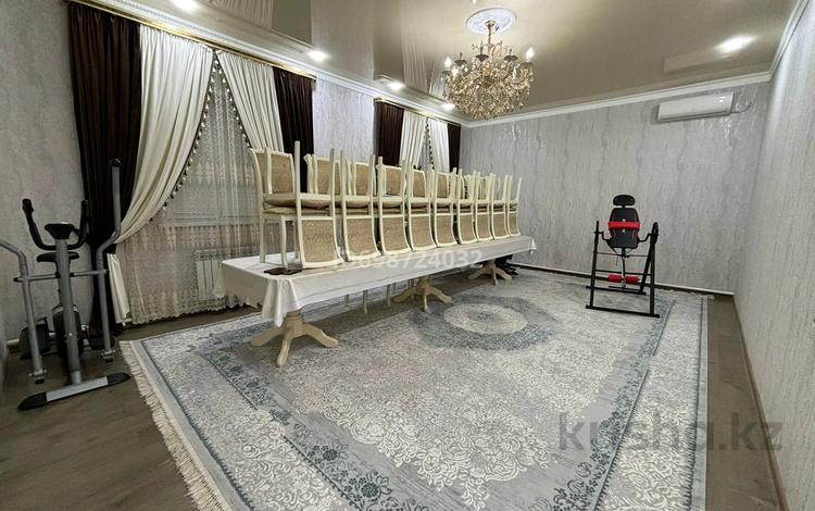 Отдельный дом · 4 комнаты · 150 м² · 5 сот., мкр Атырау, Боран Нысанбаев 57 за 25 млн ₸ — фото 2