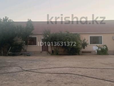 Отдельный дом · 4 комнаты · 180 м² · 15 сот., Б.Қарайшықов 42 — Мечеть за 14 млн ₸ в Саина Шапагатовой