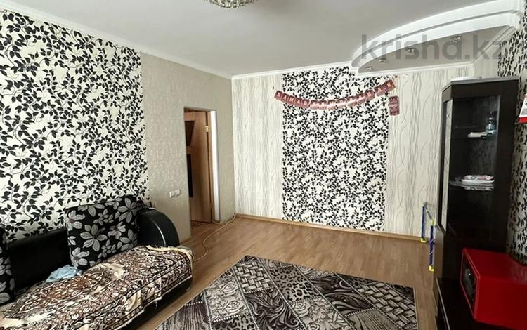 2-комнатная квартира, 58 м², 6/9 этаж, мкр Аксай-1А 28 за 32.5 млн 〒 в Алматы, Ауэзовский р-н — фото 2