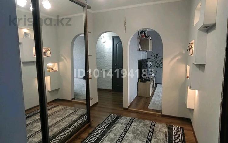 3-бөлмелі пәтер · 63 м² · 6/9 қабат, 4 ш/а, мкр 4, Ивана Ларина 8/1, бағасы: 22 млн ₸ в Уральске — фото 12