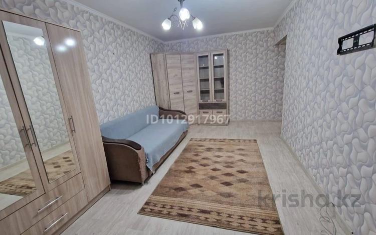 3 комнаты · 70 м² · 2/4 этаж, Мкр Сайран 1 за 70 000 ₸ в Алматы, Ауэзовский р-н — фото 2