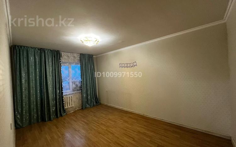 3-бөлмелі пәтер · 75 м² · 8/9 қабат, мкр Аксай-4 83, бағасы: 300 000 ₸ в Алматы, Ауэзовский р-н — фото 2