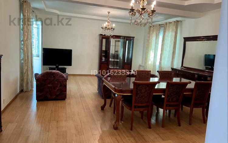 3-комнатная квартира · 142 м², Муканова 241 за 600 000 ₸ в Алматы, Алмалинский р-н — фото 2
