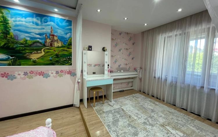 4-бөлмелі пәтер · 170 м² · 2/7 қабат, Алтын орда ш/а., молдагулова, бағасы: 77 млн ₸ в Актобе, мкр. Алтын орда — фото 2