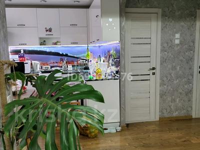 3-комнатная квартира, 68 м², 3/5 этаж, Кабанбай Батыра 82 за 27.5 млн 〒 в Усть-Каменогорске