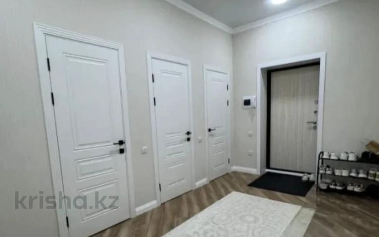 3-комнатная квартира · 130.6 м² · 3/5 этаж, мкр. Алтын орда, Тауелсиздик за 56 млн ₸ в Актобе — фото 2