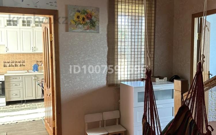 Отдельный дом · 4 комнаты · 120 м² · 10 сот., Алдабергенова за 24 млн 〒 в Усть-Каменогорске — фото 2