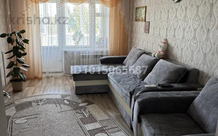 3-комнатная квартира · 63.6 м² · 5/5 этаж, Маншук Маметова 81/1 — Колледжа и Университета КазИИТУ за 20 млн ₸ в Уральске — фото 2