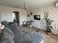 3-комнатная квартира · 63.6 м² · 5/5 этаж, Маншук Маметова 81/1 — Колледжа и Университета КазИИТУ за 20 млн ₸ в Уральске — фото 2