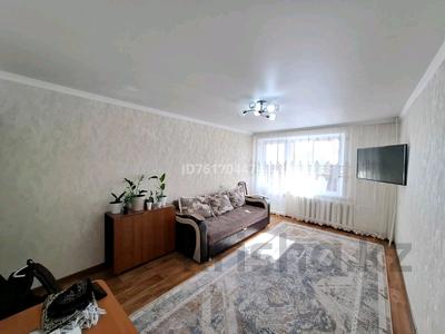 2-комнатная квартира · 48 м² · 1/5 этаж, Майкудук, Майкудук, мкр Мамыраева 14 за 16.5 млн ₸ в Караганде, Алихана Бокейханова р-н