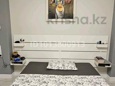 2-бөлмелі пәтер · 60 м² · 3/9 қабат, Самал-3 ш/а. — Кажымухана дом 8, бағасы: 75 млн ₸ в Алматы, Медеуский р-н