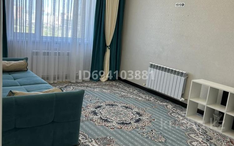 2-комнатная квартира · 60 м² · 8/8 этаж, Кабанбай батыра 58А за 350 000 ₸ в Астане, Есильский р-н — фото 2