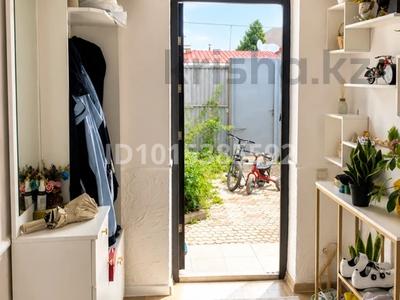 Отдельный дом · 5 комнат · 160 м² · 4.8 сот., мкр Нур Алатау 19 а — Выше конечки Казахфильма за ~ 146.2 млн ₸ в Алматы, Бостандыкский р-н