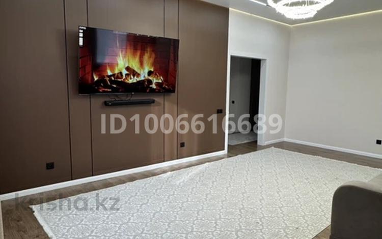 3-комнатная квартира · 107 м² · 8/9 этаж, мкр. Алтын орда 66Б за 53 млн ₸ в Актобе — фото 2