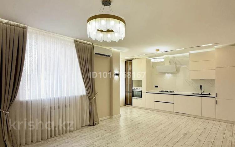 2-бөлмелі пәтер · 67 м² · 4/10 қабат, Абая 26/1 — драмтеатр, бағасы: 33 млн ₸ в Атырау — фото 2