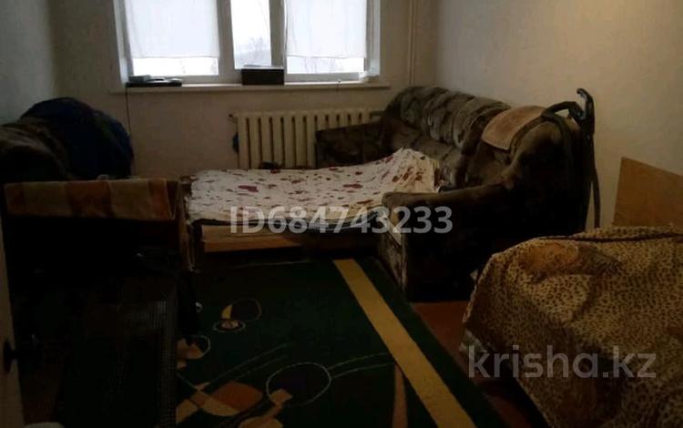2-бөлмелі пәтер · 44 м² · 4/5 қабат, Рти 2й микрорайон 9 — Остановки, школы интернат, бағасы: 6 млн ₸ в Сарани — фото 2