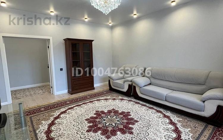 1-комнатная квартира · 60 м² · 2/5 этаж, мкр. Алтын орда 47 за 200 000 ₸ в Актобе — фото 2