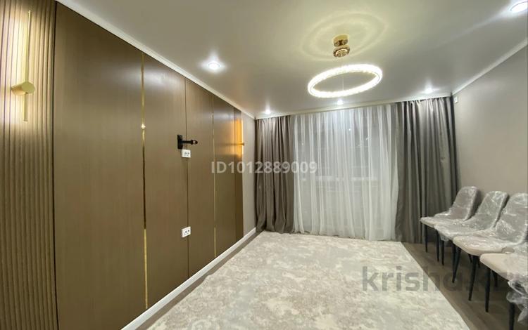 3-бөлмелі пәтер · 60 м² · 5/5 қабат, Жунисова 99/1, бағасы: 28 млн ₸ в Уральске — фото 2