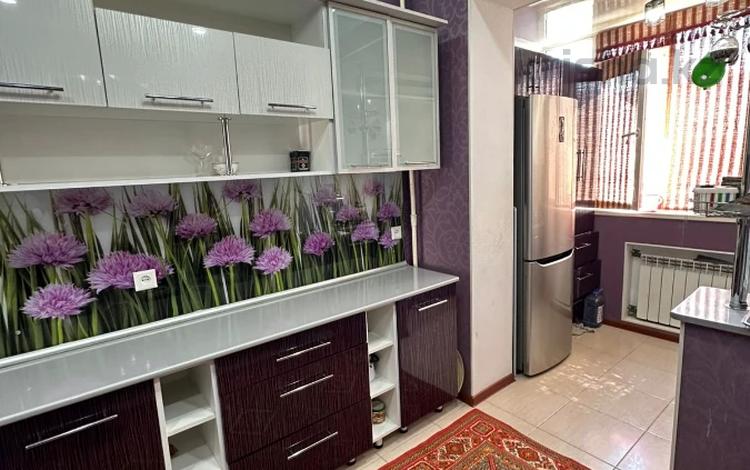 3-комнатная квартира · 70 м² · 4/5 этаж, 12-й мкр 61 за 18.5 млн ₸ в Актау — фото 2