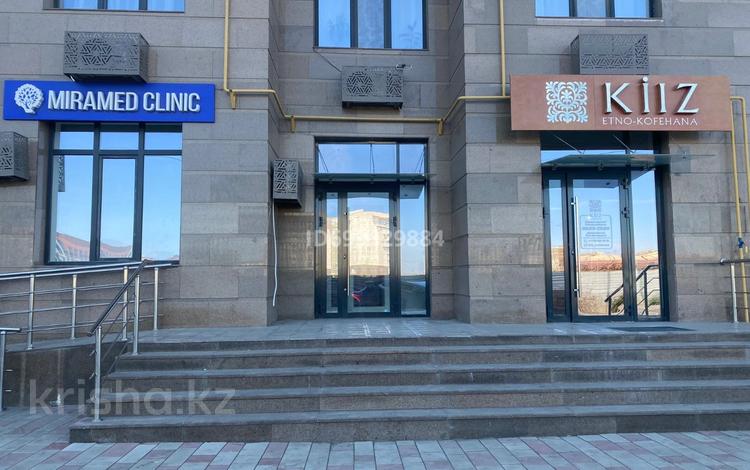 Кеңселер, дүкендер мен бутиктер, сұлулық салондары, фитнес және спорт, медорталықтар мен дәріханалар, білім орталықтары, кабинеттер және жұмыс орындары · 107.5 м², бағасы: 1.1 млн ₸ в Атырау, мкр Нурсая-3 — фото 2