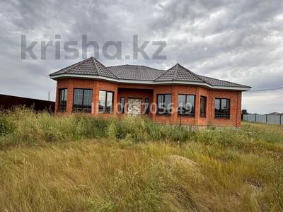 Отдельный дом · 5 комнат · 251 м² · 16 сот., мкр. Алтын орда — 12 мкр за 35 млн 〒 в Актобе