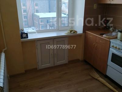 3-бөлмелі пәтер · 53 м² · 5/5 қабат, Алашахана 14 — Дом Быта,Хоум Банк,Сва, продуктовые хозяйственные магазины, бағасы: 14 млн ₸ в Жезказгане