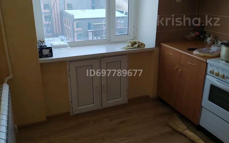 3-комнатная квартира · 53 м² · 5/5 этаж, Алашахана 14 — Дом Быта,Хоум Банк,Сва, продуктовые хозяйственные магазины за 14 млн ₸ в Жезказгане — фото 10