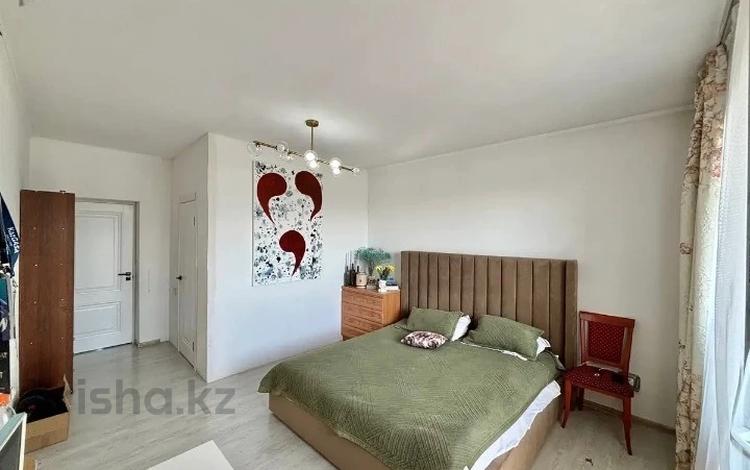 3-бөлмелі пәтер · 100 м² · 9/9 қабат, мкр Аксай-3Б 30а, бағасы: 50 млн ₸ в Алматы, Ауэзовский р-н — фото 11