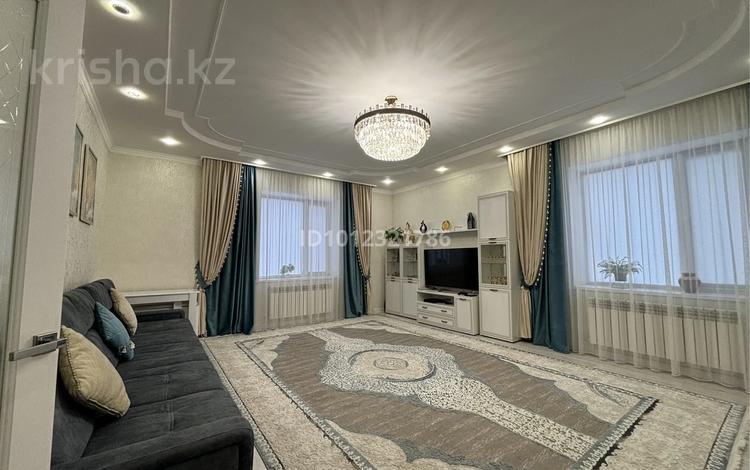 3-бөлмелі пәтер · 110 м² · 2/3 қабат, ул. Аманжолова 60, бағасы: 55.5 млн ₸ в Уральске — фото 2