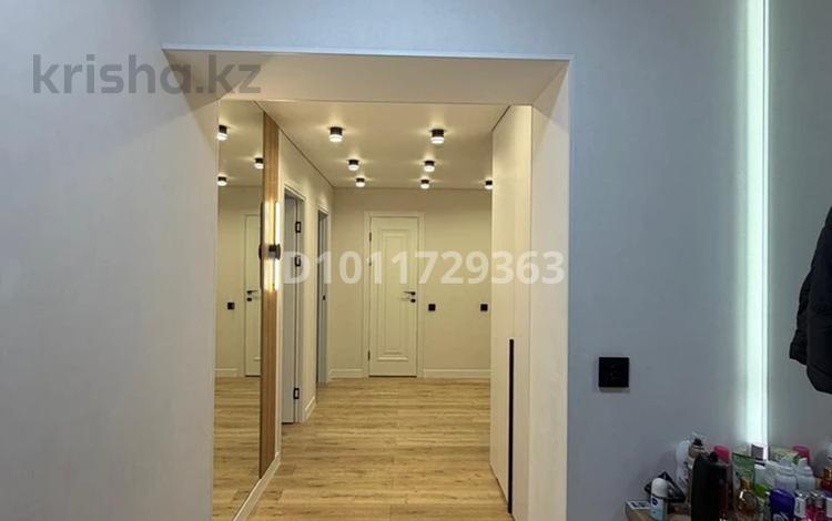 3-бөлмелі пәтер · 80 м² · 8/10 қабат, мкр 11, Шайкенова 11 — Шайкенова 11, бағасы: 35.5 млн ₸ в Актобе — фото 2