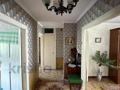 3-бөлмелі пәтер · 57.5 м² · 2/2 қабат, Физкультурная, бағасы: 12.5 млн ₸ в Семее
