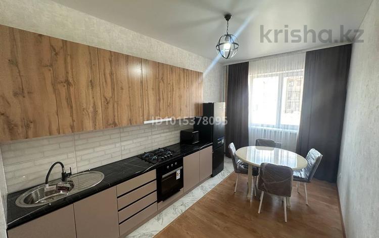 2-комнатная квартира · 70 м² · 1/4 этаж, мкр Нурсая, Акжарма 19 за 230 000 ₸ в Атырау — фото 2