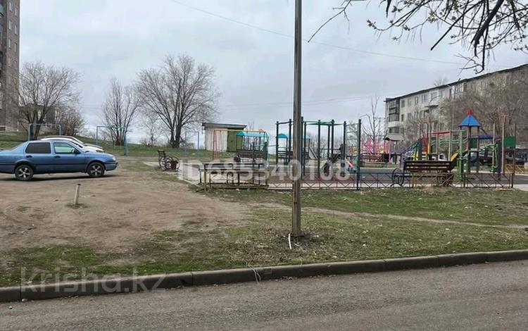 2-комнатная квартира · 45 м² · 3/5 этаж, Майкудук, 15мкр 1 — Находится возле 61 школы за 9.5 млн ₸ в Караганде, Алихана Бокейханова р-н — фото 14