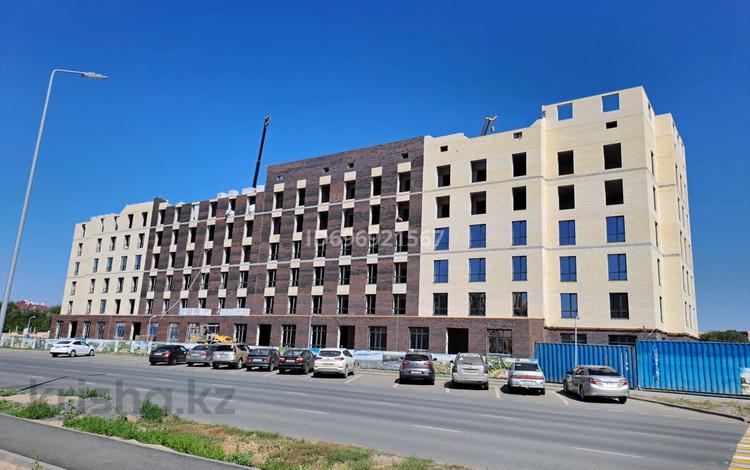 1-комнатная квартира, 48 м², 2/5 этаж, мкр. Алтын орда, Тауелсиздик 11а за ~ 16.6 млн 〒 в Актобе, мкр. Алтын орда — фото 2