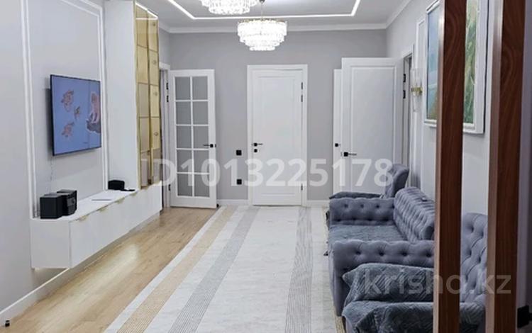 4-комнатная квартира · 170 м² · 3/10 этаж, 18 5 за 80 млн ₸ в Актау, 18-й мкр  — фото 2