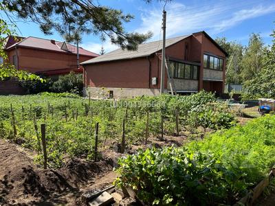 Отдельный дом · 3 комнаты · 268 м² · 10 сот., мкр Шубар, 78 ул 2 за 250 млн 〒 в Астане, Есильский р-н