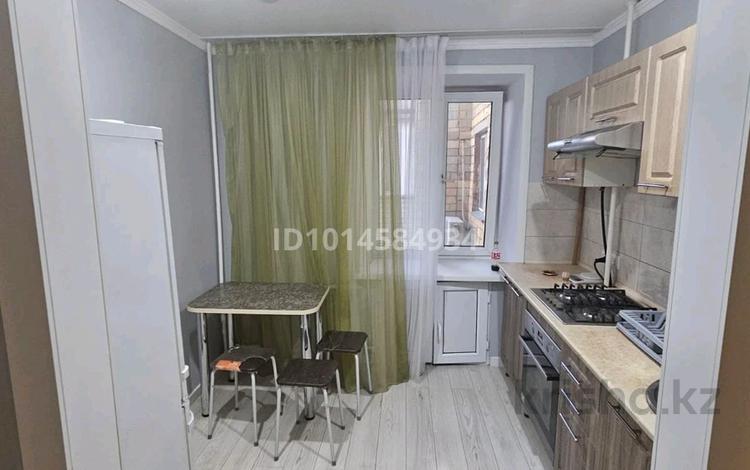 3-комнатная квартира · 62 м² · 4/5 этаж, мкр Михайловка 42 — Крылова райен Магазин Школьник за 250 000 ₸ в Караганде, Казыбек би р-н — фото 2