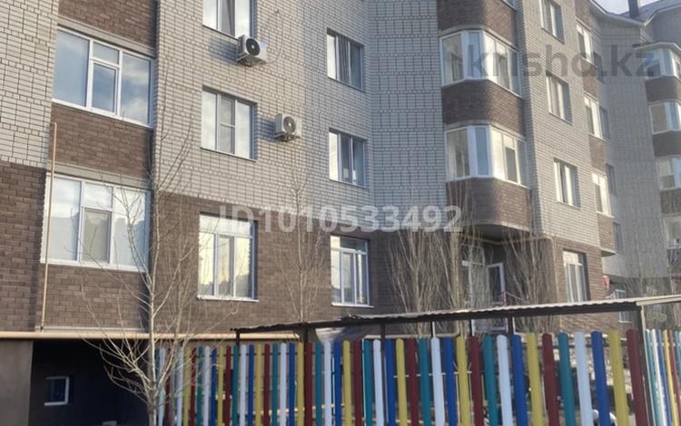 4-комнатная квартира · 110 м² · 5/5 этаж, мкр. Алтын орда, ​Батыс 2 микрорайон 10 е — Халел Досмухамдулы за 40.5 млн ₸ в Актобе — фото 11
