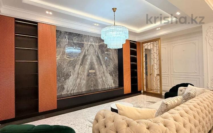 5-бөлмелі пәтер · 215 м² · 3/3 қабат, мкр Нур Алатау, Улытау 180/8, бағасы: 500 млн ₸ в Алматы, Бостандыкский р-н — фото 9