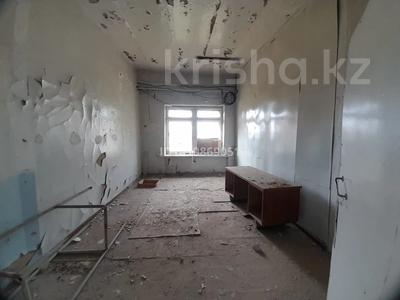 Жеке үй · 52 бөлме · 931.1 м² · 24.59 жүзд., Муканова 36, бағасы: ~ 12.7 млн ₸ в Бозанбае
