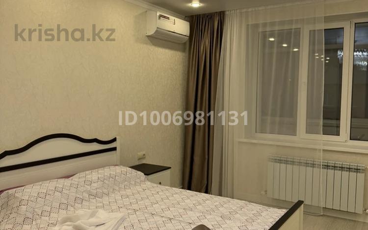 1-комнатная квартира · 53.6 м² · 2/9 этаж, ул. им. Героя Советского Союза Е. Орақбаева 1В — Район 23й школы за 200 000 ₸ в Уральске — фото 2