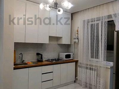 1-комнатная квартира · 45 м² · 2/5 этаж, Бокенбай батыра 157а — Теннисный корт, супермаркет Дина за 10 000 ₸ в Актобе, мкр Авиатор