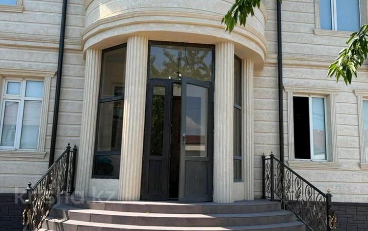 Отдельный дом · 7 комнат · 400 м² · 6 сот., мкр Курамыс, Акселеу Сейдимбек 246 за 210 млн ₸ в Алматы, Наурызбайский р-н — фото 2