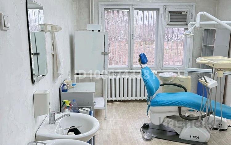 Медцентры и аптеки · 70 м² за 50 млн 〒 в Усть-Каменогорске, Ульбинский — фото 2